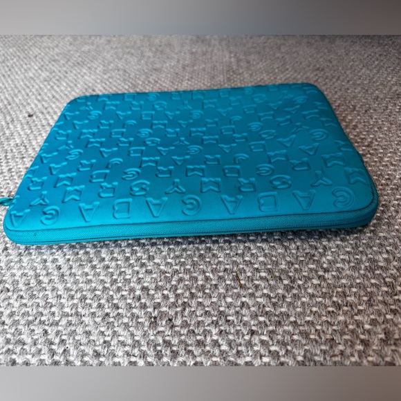 Marc Jacobs turquoise laptop neoprene sleeve - up to 15” - Picture 11 of 14